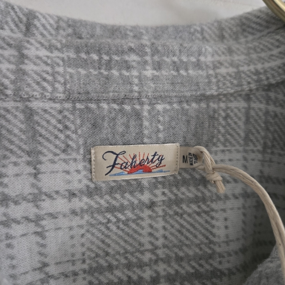 NEW Faherty Legend Sweater Shirt Button-Up Winter Clouds Plaid Gray Cream Med - Picture 5 of 13